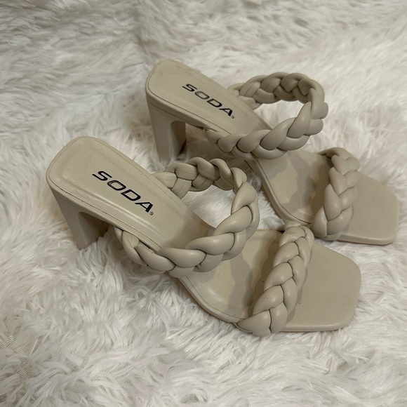 Soda Heels Cream  size 6 - Picture 3 of 6